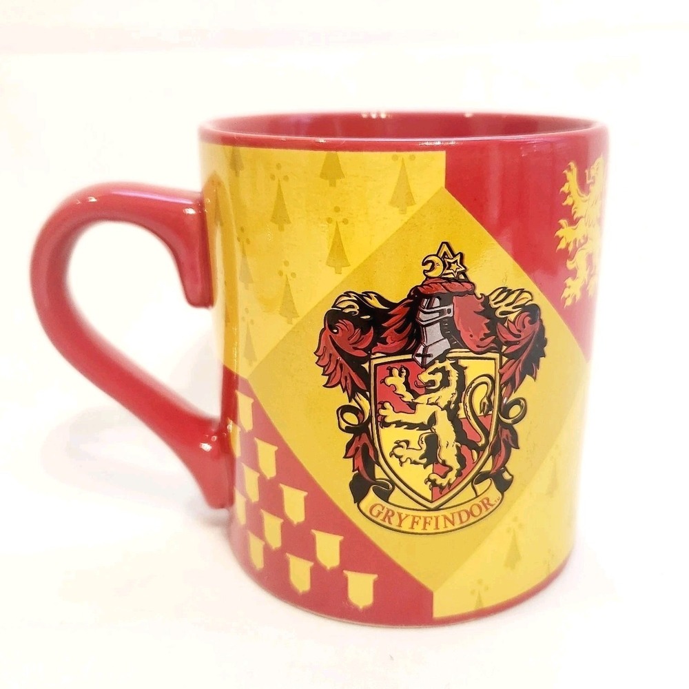 Harry Potter Gryffindor Crest 14 oz Coffee Hot Chocolate Mug Cup Warner Bros